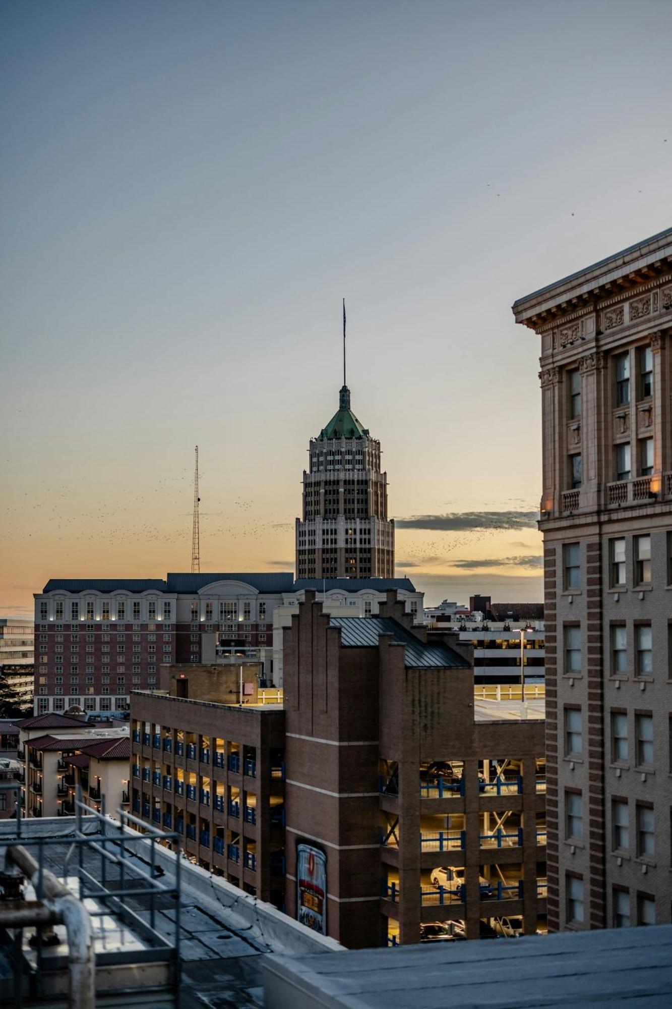 The St. Anthony, A Luxury Collection Hotel, San Antonio Exterior photo